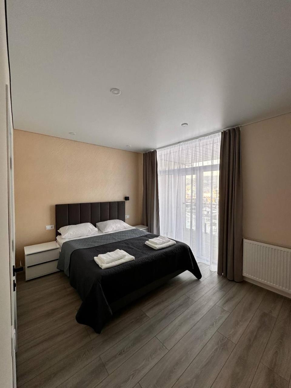 Park House Apartment Palyanytsya Exterior photo